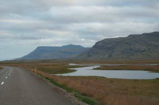 dann fuhren wir durch das flache Breiðdalur