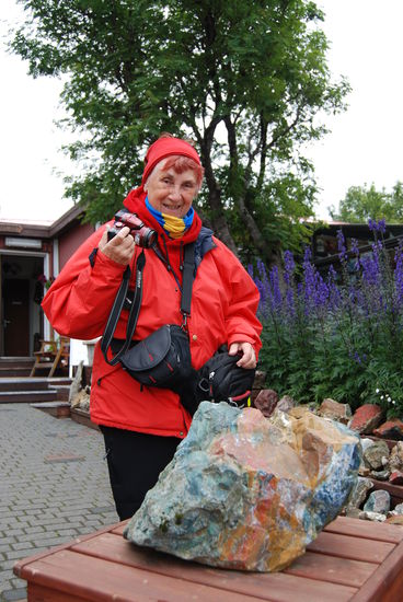 schon am Eingang wurden wir von beeindruckenden Steinen begrüßt