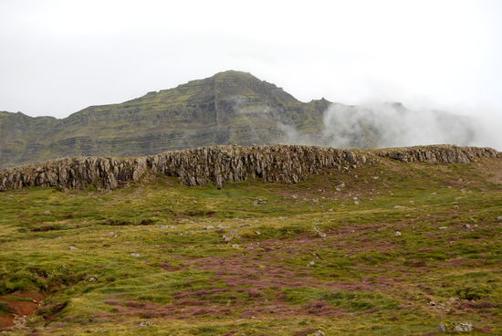 die landseitigen Felsen