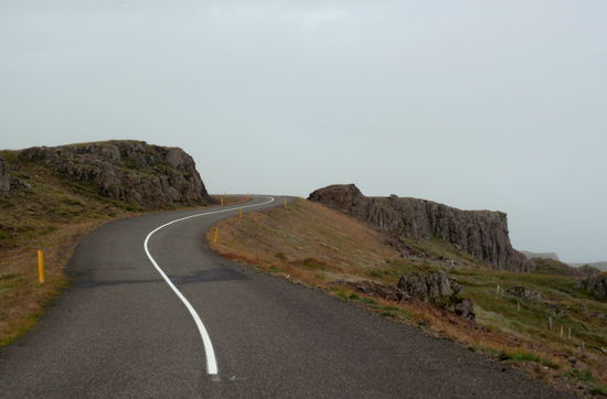 die Straße ging auf und ab