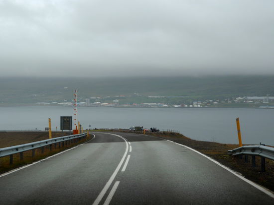 Reyðarfjörður bei der Ausfahrt aus dem Tunnel