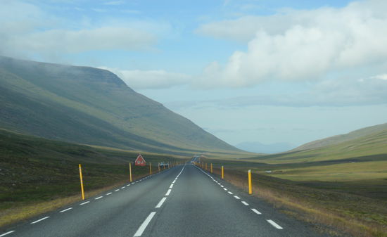 auf schöner asphaltierter Straße fuhren wir durch das Fagridalur