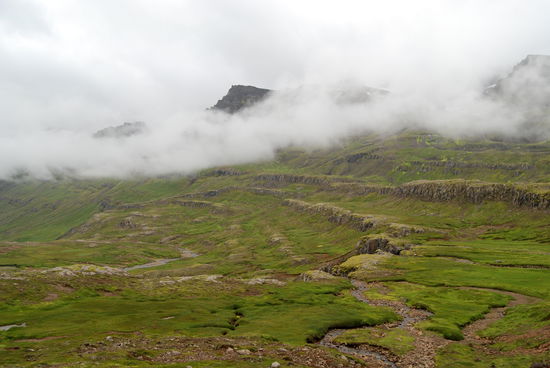 die Basaltsäulen bildeten Terrassen