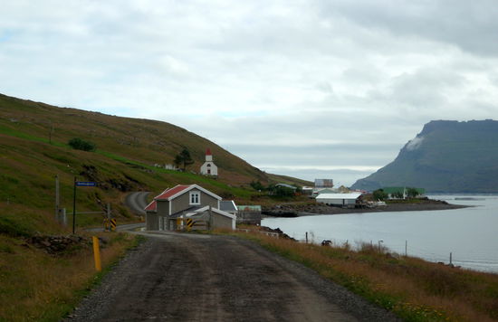 der kleine Ort Brekka