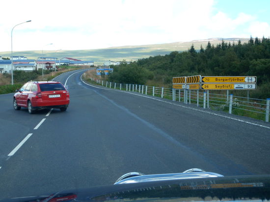 dann mußten wir "nur noch" über den Berg nach Seyðisfjörður fahren