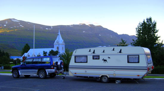 unser Stellplatz an der ehemaligen Tankstelle, jetzt Campingplats