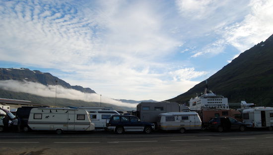 unser Platz in der Wohnwagenschlange