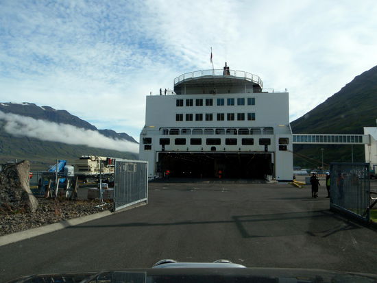 Einfahrt in die Fähre