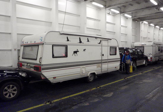 und ganz dicht an die Bordwand rangieren