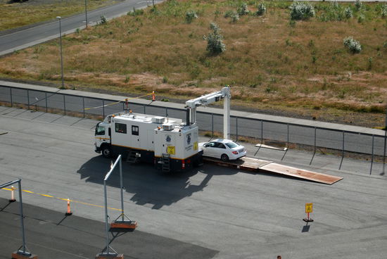 einige Autos wurden vom Zoll geröntgt