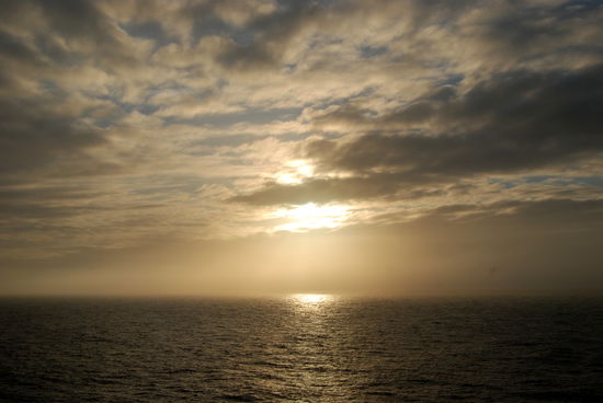 die Sonne versank langsam im Seenebel