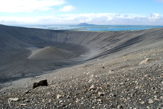 Blick über den Krater zum Mývatn
