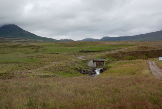 der Weg stieg an ins Gebirge