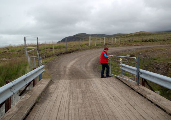 zeitweise mußten Gatter geöffnet werden,...und wieder geschlossen!