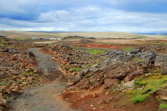Weg durch die Lava zurück zum Zeltplatz