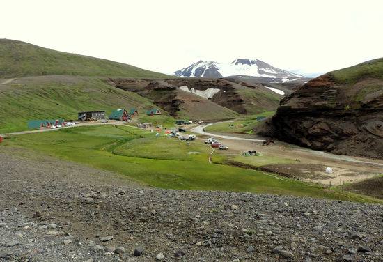 der Campingplatz und die Hütten am Kerlingarfjöll