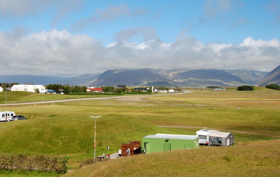 Blick über den inzwischen leeren Campingplats von Höfn