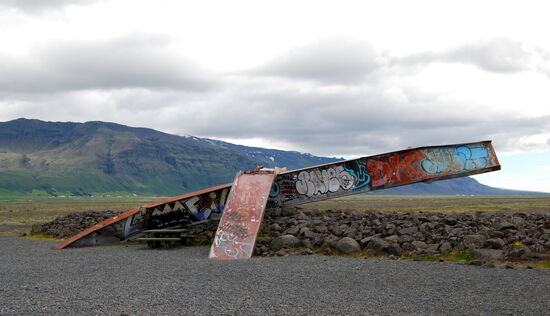 Reste der Brücke als Denkmal