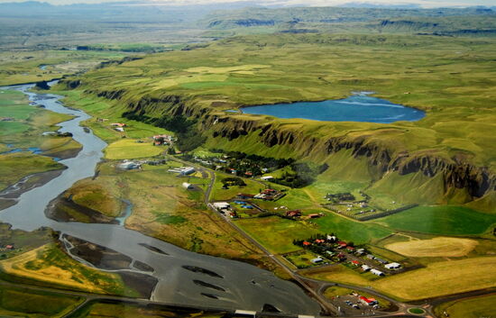 Kirkjubæjarklaustur
rechts vor dem Abhang der Campingplats