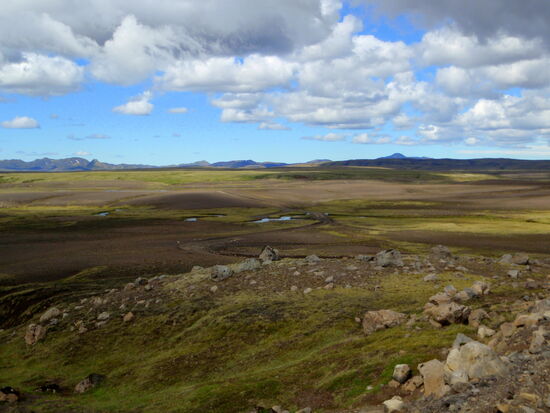 sind in der Ferne schon die Laki-Krater zu sehen?