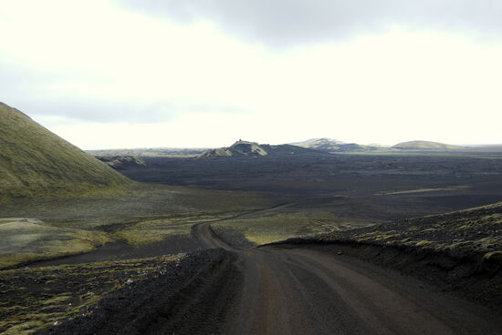 dann ging es weiter durch die schwarze Wüste