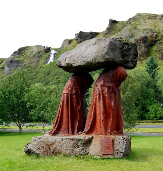 Skulptur der zwei Nonnen