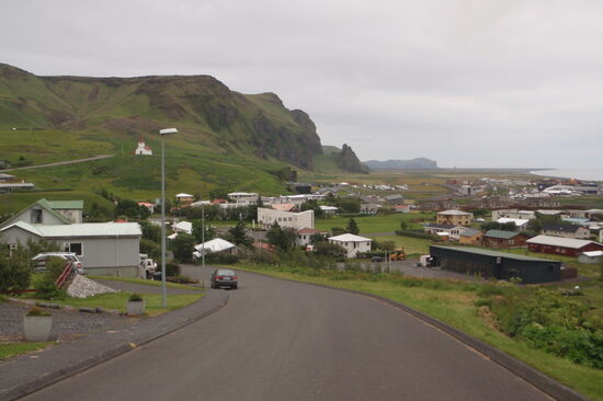 Vík, der Campingplats vor der Bergspitze