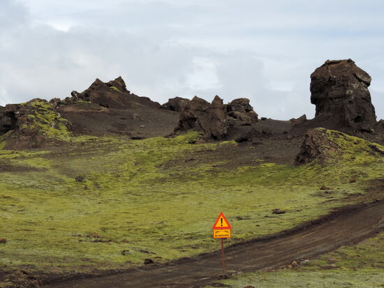 auf und ab ging der Weg, hier mit dem Hinweis auf eine unübersichtliche Kuppe "Blindhæð, gesprochen Blindhaith
