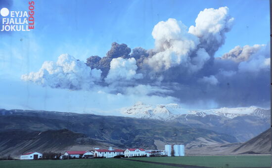 Þorvaldseyri während des Ausbruchs