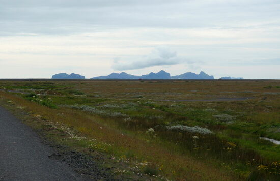 Abfahrt mit Blick zu den Westmännerinseln