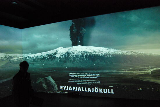 im Raum mit Darstellung verschiedener Ausbrüche