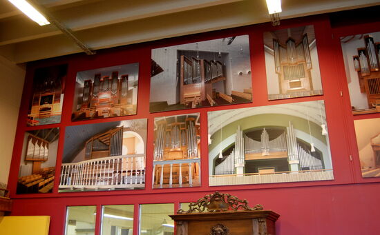 einige Bilder von Orgeln, die der Orgelbauer für Ísland gebaut hat