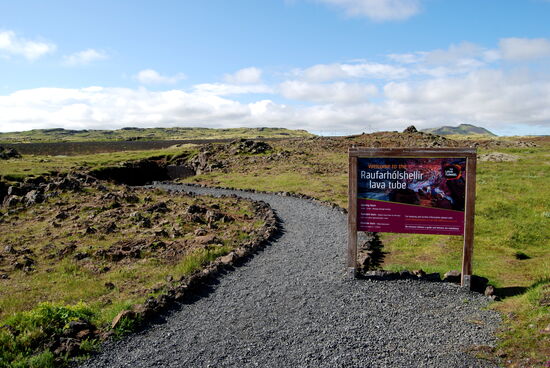 Eingang zur Höhle Raufarhólshellir