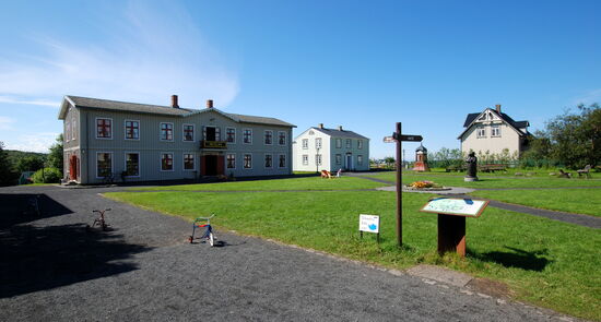 der Dorfplatz