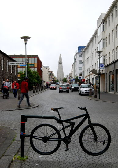 Skólavörðurstigur führt auf die Hallgrímskirkja zu