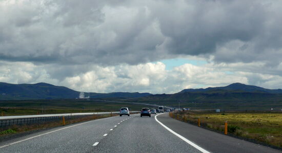 in der Ferne sahen wir schon den Dampf des  Hellisheiðarvirkjun - Hellisheiði-Kraftwerk