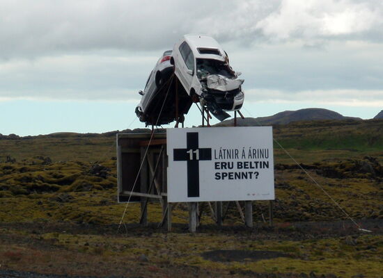 Mahnmal den Sicherheitsgurt anzulegen