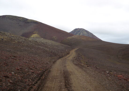 langsam stieg die Piste an
