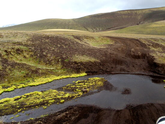 und durch den nächsten Bach