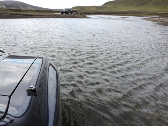 hinten die andere Furt in Richtung Landmannahellir