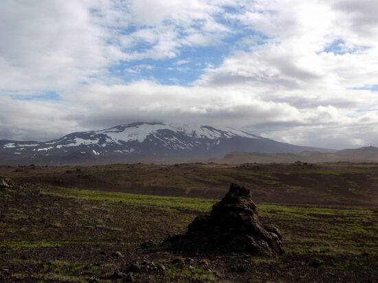 blauer Himmel über der Hekla