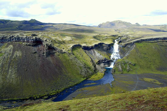 von unserem nächsten Haltepunkt hatten wir einen schönen Blick auf den Wasserfall und den Abfluß Norðari-Ófæra