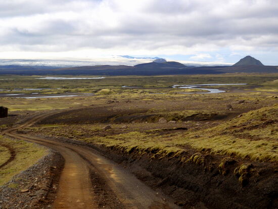 das Tiefland ist von Flußläufen durchzogen