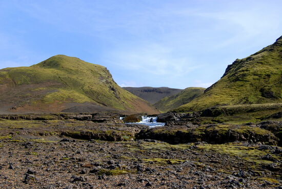 kleiner Wasserfall flußaufwärts