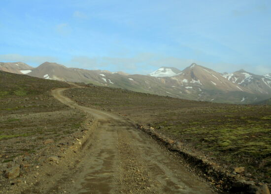 die Piste stieg wieder an in die Berge