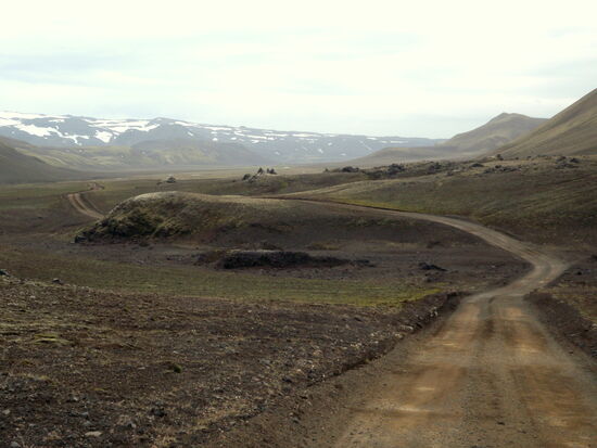 die Piste schlängelte sich durch die Hochfläche