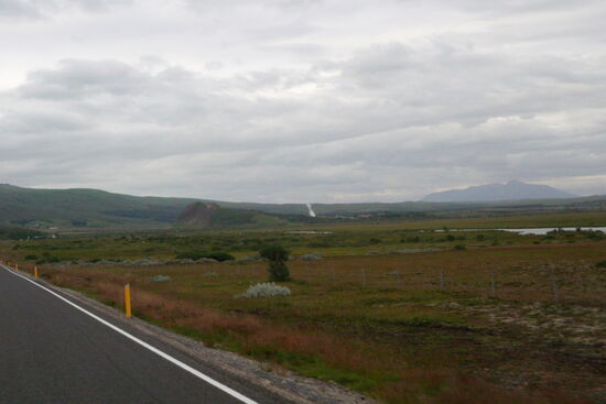 in der Ferne sahen wir Strokkur