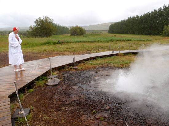 Bohlenweg um die heißen Quellen