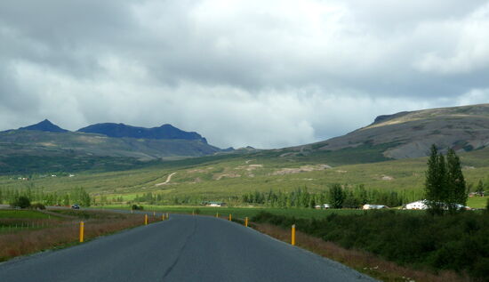 Fahrt auf Miðdalur zu, wo wir vor 3 Tagen vom Berg hinunter gefahren waren