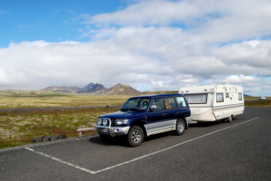unser Gespann auf dem Parkplatz